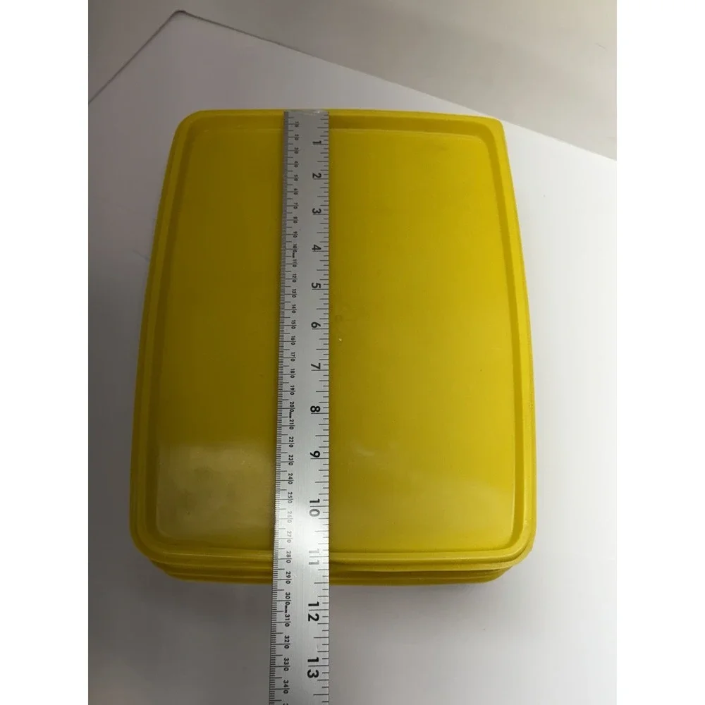 Tupperware product set